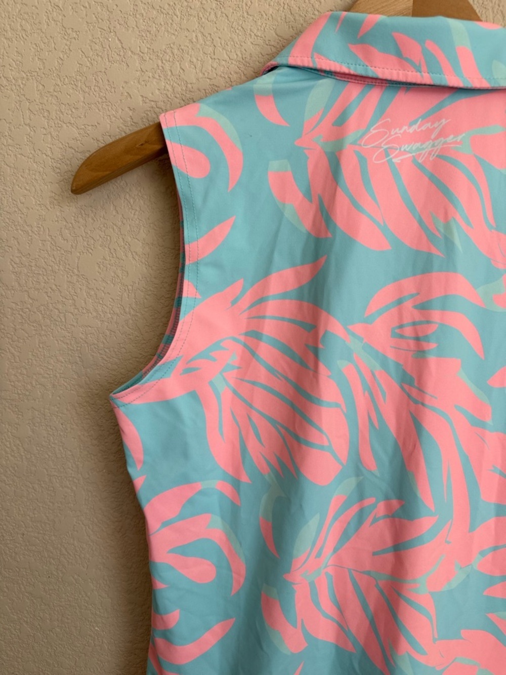 Sunday Swagger Sleeveless Golf Polo XS Blue Pink Tropical Palm Athletic Tank Top - Picture 10 of 12